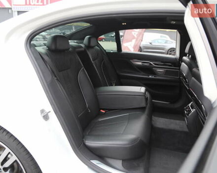 Белый БМВ 7 Серия, объемом двигателя 4.39 л и пробегом 104 тыс. км за 31900 $, фото 10 на Automoto.ua