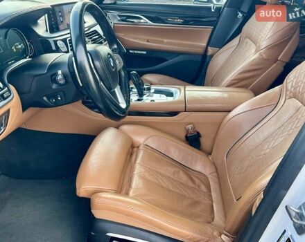 Белый БМВ 7 Серия, объемом двигателя 4.39 л и пробегом 130 тыс. км за 29888 $, фото 19 на Automoto.ua