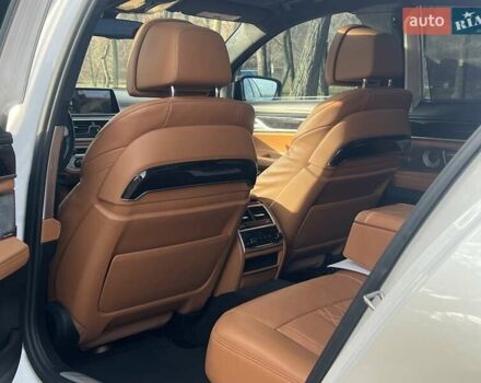 Белый БМВ 7 Серия, объемом двигателя 4.39 л и пробегом 134 тыс. км за 34844 $, фото 13 на Automoto.ua