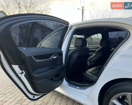 Белый БМВ 7 Серия, объемом двигателя 2.99 л и пробегом 200 тыс. км за 35000 $, фото 69 на Automoto.ua