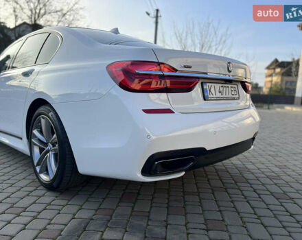 Белый БМВ 7 Серия, объемом двигателя 2.99 л и пробегом 200 тыс. км за 35000 $, фото 24 на Automoto.ua