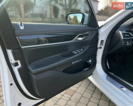 Белый БМВ 7 Серия, объемом двигателя 2.99 л и пробегом 200 тыс. км за 35000 $, фото 31 на Automoto.ua