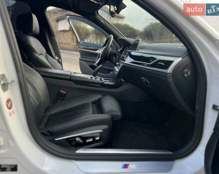 Белый БМВ 7 Серия, объемом двигателя 2.99 л и пробегом 200 тыс. км за 35000 $, фото 45 на Automoto.ua