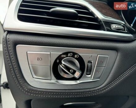 Белый БМВ 7 Серия, объемом двигателя 2.99 л и пробегом 78 тыс. км за 29900 $, фото 34 на Automoto.ua