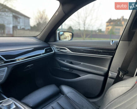 Белый БМВ 7 Серия, объемом двигателя 2.99 л и пробегом 200 тыс. км за 35000 $, фото 43 на Automoto.ua