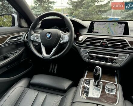 Белый БМВ 7 Серия, объемом двигателя 2.99 л и пробегом 78 тыс. км за 29900 $, фото 39 на Automoto.ua