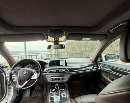 Белый БМВ 7 Серия, объемом двигателя 2.99 л и пробегом 176 тыс. км за 40000 $, фото 8 на Automoto.ua