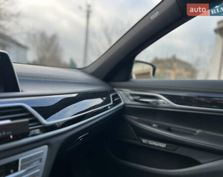 Белый БМВ 7 Серия, объемом двигателя 2.99 л и пробегом 200 тыс. км за 35000 $, фото 62 на Automoto.ua