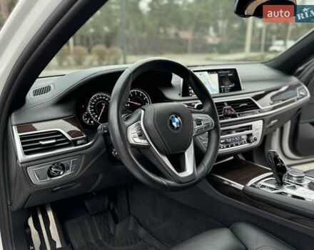 Белый БМВ 7 Серия, объемом двигателя 3 л и пробегом 78 тыс. км за 29700 $, фото 43 на Automoto.ua