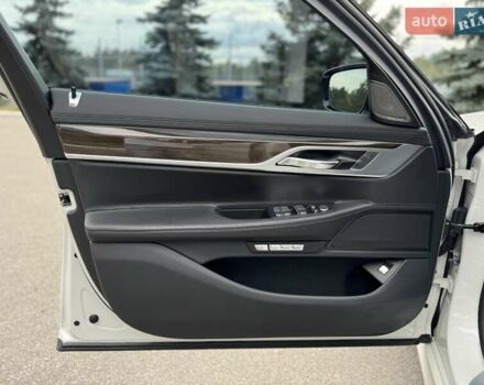 Белый БМВ 7 Серия, объемом двигателя 2.99 л и пробегом 78 тыс. км за 29900 $, фото 26 на Automoto.ua