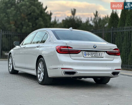 Белый БМВ 7 Серия, объемом двигателя 2 л и пробегом 70 тыс. км за 35500 $, фото 30 на Automoto.ua