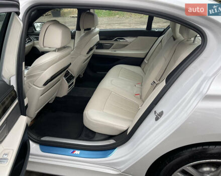 Белый БМВ 7 Серия, объемом двигателя 3 л и пробегом 167 тыс. км за 28000 $, фото 14 на Automoto.ua