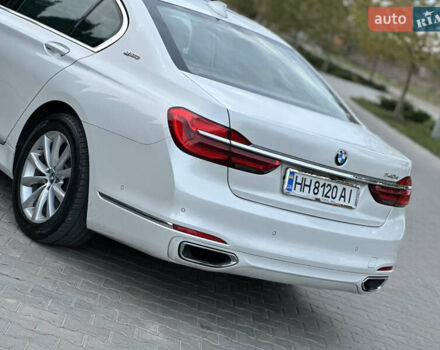 Белый БМВ 7 Серия, объемом двигателя 2 л и пробегом 70 тыс. км за 35500 $, фото 17 на Automoto.ua