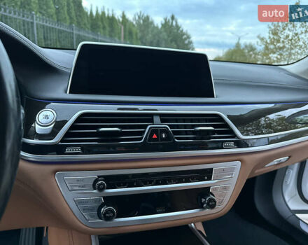 Белый БМВ 7 Серия, объемом двигателя 2 л и пробегом 70 тыс. км за 35500 $, фото 67 на Automoto.ua