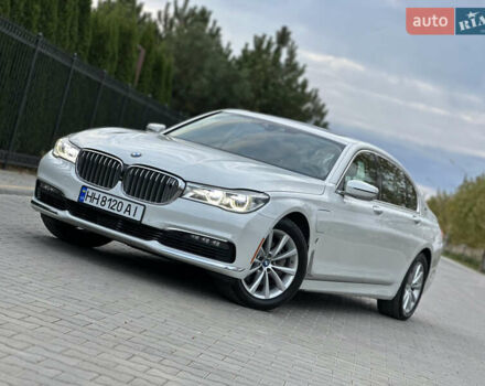 Белый БМВ 7 Серия, объемом двигателя 2 л и пробегом 70 тыс. км за 35500 $, фото 7 на Automoto.ua