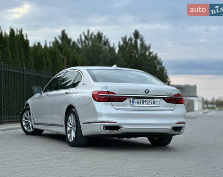 Белый БМВ 7 Серия, объемом двигателя 2 л и пробегом 70 тыс. км за 35500 $, фото 15 на Automoto.ua
