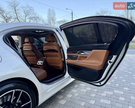 Білий БМВ 7 Серія, об'ємом двигуна 2.98 л та пробігом 165 тис. км за 37700 $, фото 80 на Automoto.ua