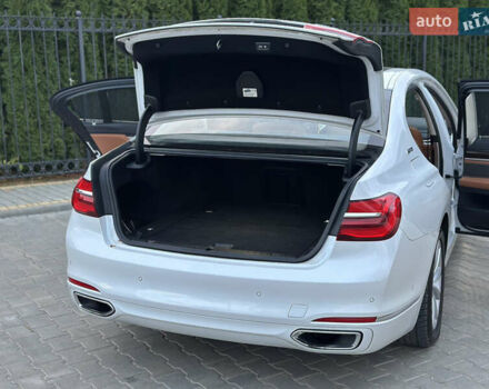 Белый БМВ 7 Серия, объемом двигателя 2 л и пробегом 70 тыс. км за 35500 $, фото 38 на Automoto.ua