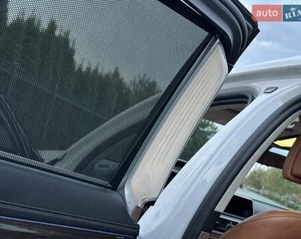 Белый БМВ 7 Серия, объемом двигателя 2 л и пробегом 70 тыс. км за 35500 $, фото 50 на Automoto.ua