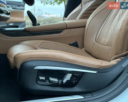 Белый БМВ 7 Серия, объемом двигателя 2 л и пробегом 70 тыс. км за 35500 $, фото 77 на Automoto.ua