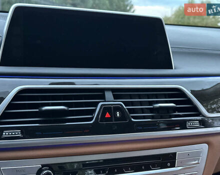 Белый БМВ 7 Серия, объемом двигателя 2 л и пробегом 70 тыс. км за 35500 $, фото 68 на Automoto.ua