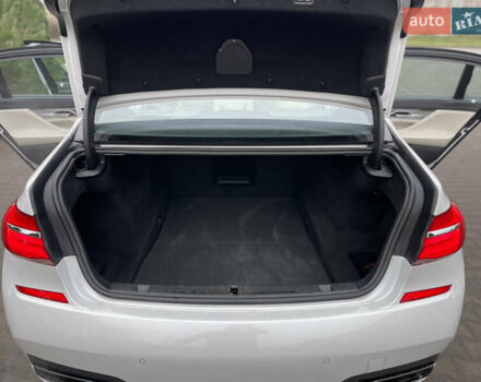 Белый БМВ 7 Серия, объемом двигателя 3 л и пробегом 167 тыс. км за 28000 $, фото 23 на Automoto.ua