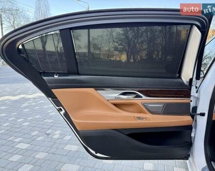Білий БМВ 7 Серія, об'ємом двигуна 2.98 л та пробігом 165 тис. км за 37700 $, фото 77 на Automoto.ua