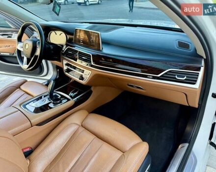 Білий БМВ 7 Серія, об'ємом двигуна 2.98 л та пробігом 165 тис. км за 37700 $, фото 57 на Automoto.ua