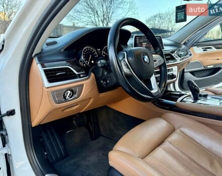 Білий БМВ 7 Серія, об'ємом двигуна 2.98 л та пробігом 165 тис. км за 37700 $, фото 69 на Automoto.ua