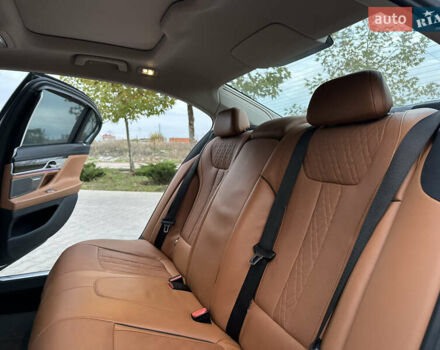 Белый БМВ 7 Серия, объемом двигателя 2 л и пробегом 70 тыс. км за 35500 $, фото 45 на Automoto.ua