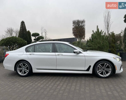 Белый БМВ 7 Серия, объемом двигателя 3 л и пробегом 167 тыс. км за 28000 $, фото 5 на Automoto.ua