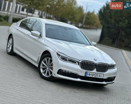 Белый БМВ 7 Серия, объемом двигателя 2 л и пробегом 70 тыс. км за 35500 $, фото 11 на Automoto.ua