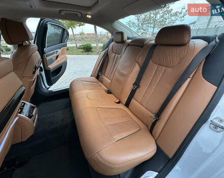 Белый БМВ 7 Серия, объемом двигателя 2 л и пробегом 70 тыс. км за 35500 $, фото 40 на Automoto.ua