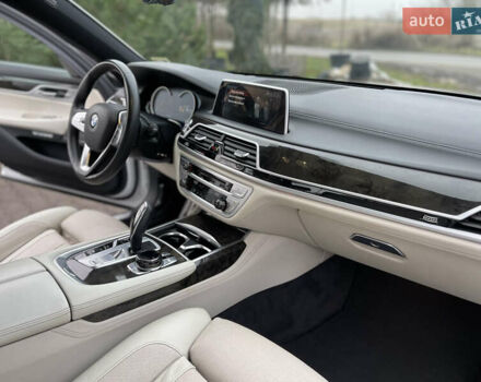 Белый БМВ 7 Серия, объемом двигателя 3 л и пробегом 167 тыс. км за 28000 $, фото 25 на Automoto.ua