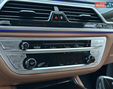 Белый БМВ 7 Серия, объемом двигателя 2 л и пробегом 70 тыс. км за 35500 $, фото 66 на Automoto.ua