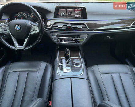 Білий БМВ 7 Серія, об'ємом двигуна 3 л та пробігом 146 тис. км за 40700 $, фото 15 на Automoto.ua