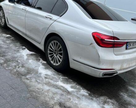 Белый БМВ 7 Серия, объемом двигателя 2 л и пробегом 223 тыс. км за 29499 $, фото 1 на Automoto.ua