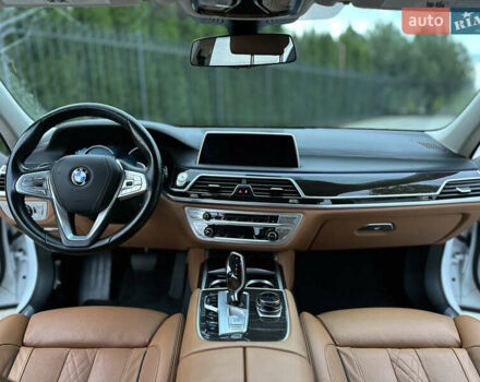 Белый БМВ 7 Серия, объемом двигателя 2 л и пробегом 70 тыс. км за 35500 $, фото 57 на Automoto.ua