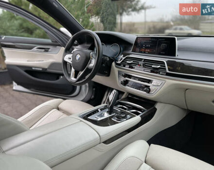 Белый БМВ 7 Серия, объемом двигателя 3 л и пробегом 167 тыс. км за 28000 $, фото 21 на Automoto.ua