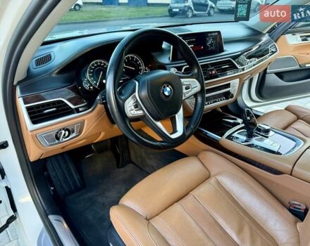Білий БМВ 7 Серія, об'ємом двигуна 2.98 л та пробігом 165 тис. км за 37700 $, фото 71 на Automoto.ua