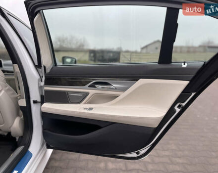 Белый БМВ 7 Серия, объемом двигателя 3 л и пробегом 167 тыс. км за 28000 $, фото 22 на Automoto.ua