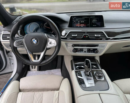 Белый БМВ 7 Серия, объемом двигателя 3 л и пробегом 167 тыс. км за 28000 $, фото 20 на Automoto.ua