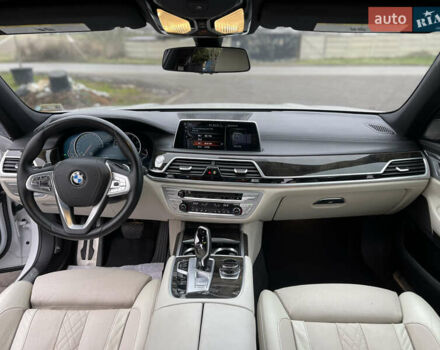 Белый БМВ 7 Серия, объемом двигателя 3 л и пробегом 167 тыс. км за 28000 $, фото 19 на Automoto.ua