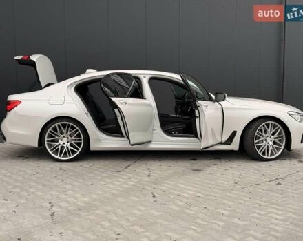 Белый БМВ 7 Серия, объемом двигателя 3 л и пробегом 113 тыс. км за 28440 $, фото 40 на Automoto.ua