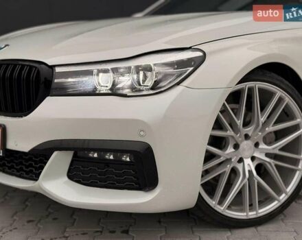 Белый БМВ 7 Серия, объемом двигателя 3 л и пробегом 113 тыс. км за 28440 $, фото 3 на Automoto.ua