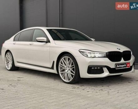 Белый БМВ 7 Серия, объемом двигателя 3 л и пробегом 113 тыс. км за 28440 $, фото 2 на Automoto.ua