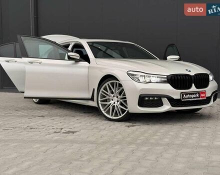 Белый БМВ 7 Серия, объемом двигателя 3 л и пробегом 113 тыс. км за 28440 $, фото 37 на Automoto.ua