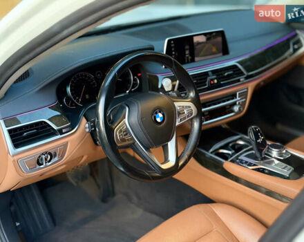 Белый БМВ 7 Серия, объемом двигателя 3 л и пробегом 95 тыс. км за 35000 $, фото 22 на Automoto.ua