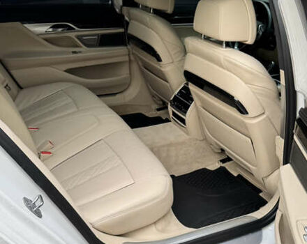 Белый БМВ 7 Серия, объемом двигателя 4.39 л и пробегом 87 тыс. км за 37000 $, фото 24 на Automoto.ua