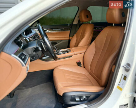 Белый БМВ 7 Серия, объемом двигателя 3 л и пробегом 95 тыс. км за 35000 $, фото 11 на Automoto.ua